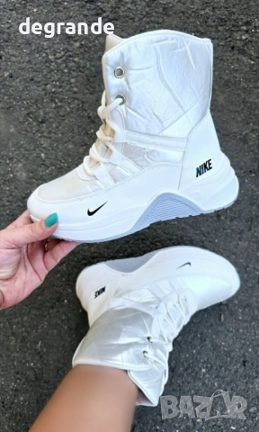 Дамски боти тип апрески