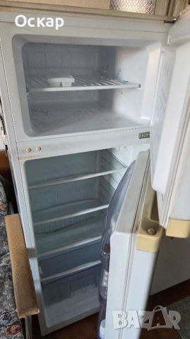 Хладилник Whirpool с горна камера, бял, снимка 2 - Хладилници - 53803274