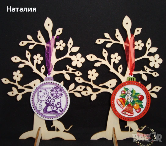 Ръчно бродирани коледни магнити, книгоразделител, играчки за елха и картички за Коледа, снимка 4 - Декорация за дома - 53614729