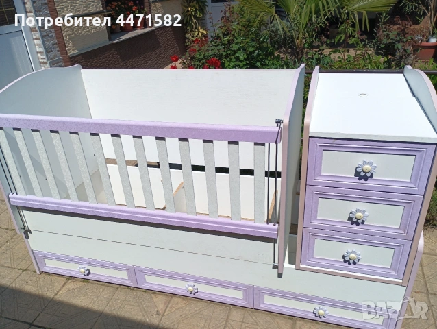 Трансформиращо се легло с люлеещ механизъм. 