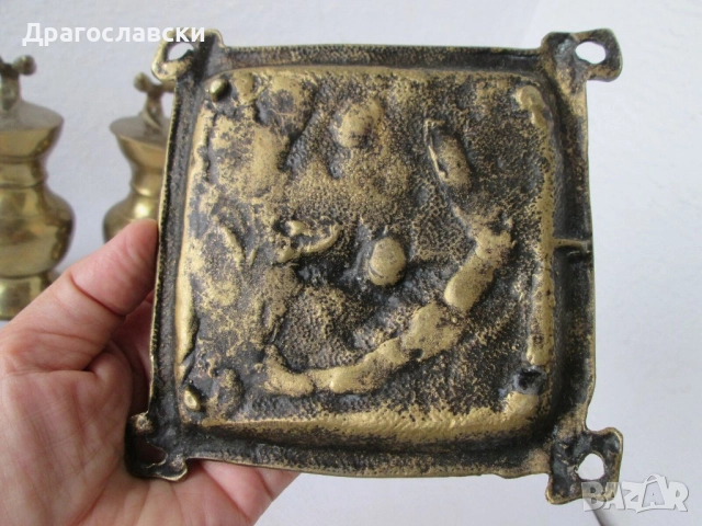 Пепелници и чинии, човек с чадър, чинийки-метал чинийка чиния поднос пепелник месинг бронз мед метал, снимка 2 - Антикварни и старинни предмети - 28883246