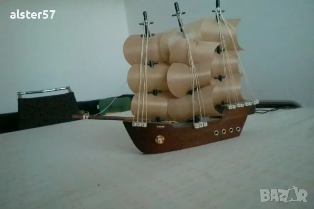 Дървен макет на платноход-с функция на нощна лампа, снимка 2 - Антикварни и старинни предмети - 50814144