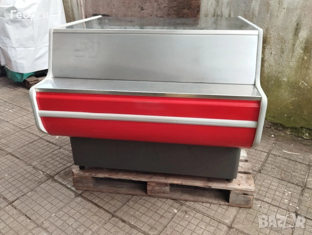 щанд каса , снимка 2 - Стелажи и щандове - 53040192