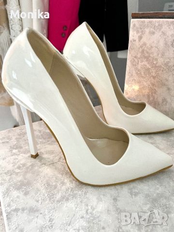 бели обувки на ток, снимка 1 - Дамски обувки на ток - 45345627