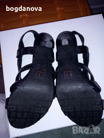 Guess, чисто нови елегантни обувки на ток от естествена кожа, снимка 12 - Сандали - 54086142