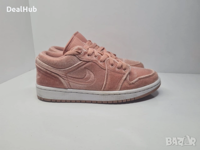 Кецове Nike Jordan 1 Low Носени,но в отлично състояние.