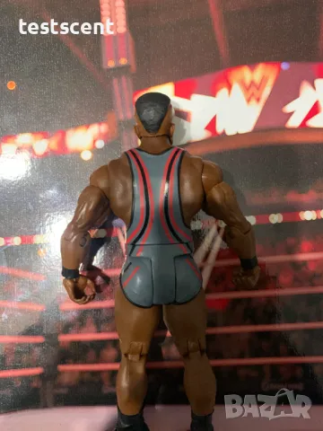 Екшън фигура WWE Big E Langston Биг И Basic Series figure играчка Mattel Grey, снимка 6 - Колекции - 48495191