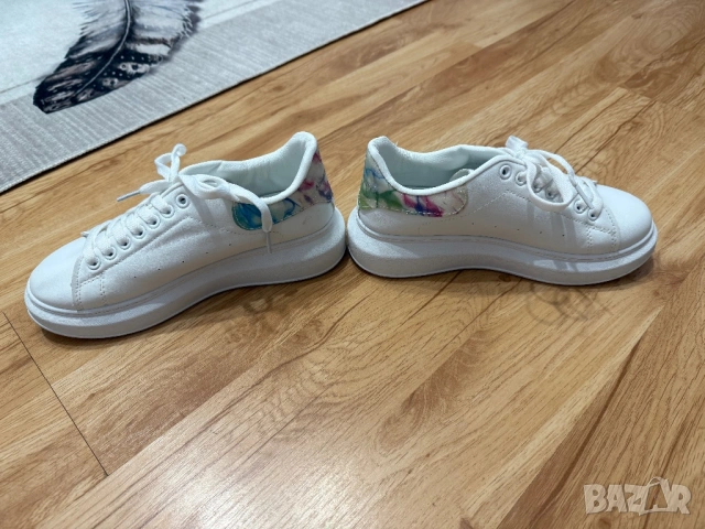 Два броя маркови спортни обувки, снимка 8 - Кецове - 54016432