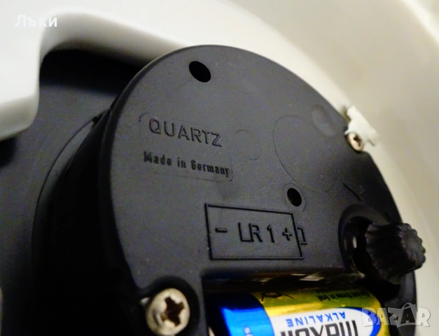 Немски порцеланов настолен часовник,злато,релеф. , снимка 9 - Антикварни и старинни предмети - 53773330