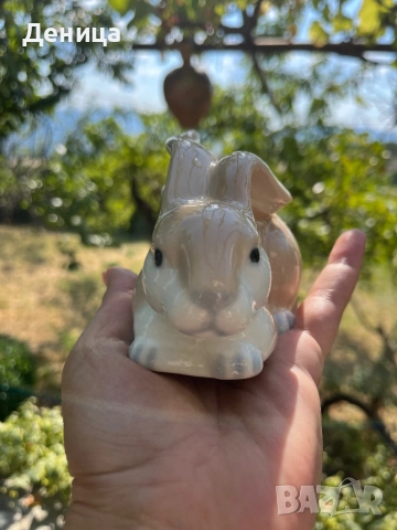 Страхотна муцунка🫶 Порцеланово зайче Липсва маркировка Размери-13/9 см Цена-30 лв, снимка 4 - Статуетки - 51478898