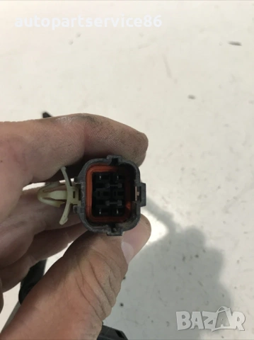 Механизъм на заключване на задна лява врата за KIA Cerato 1.5 CRDi (2004), снимка 2 - Части - 53254959