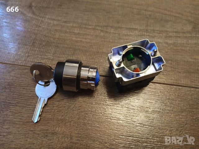 2-позиционен ключ, самонулиращ се, заключване с захранване, комплект ключове ZB2-BE101 ZB2-BE102C, снимка 4 - Друга електроника - 53459992