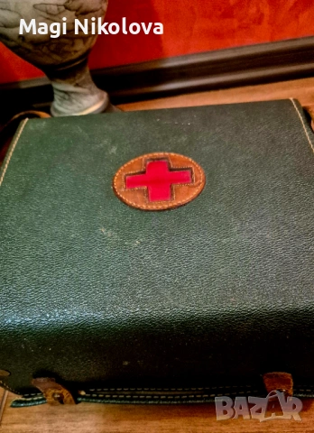 Над 60 годишна,кожена ретро чанта, снимка 2 - Антикварни и старинни предмети - 54201732