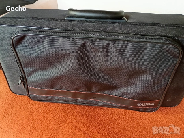 Yamaha твърд кейс за Алт саксафон 