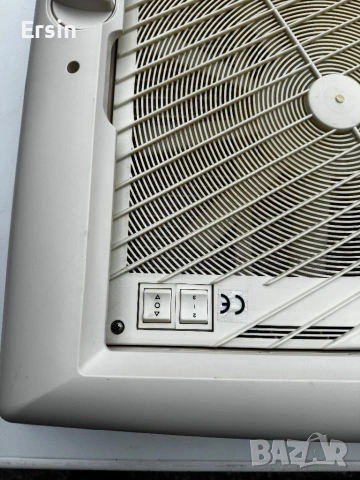 Люк с Вентилатор Thule Omnivent 12V С монтажен размер : 40/40 , снимка 3 - Къмпинг мебели - 54197083