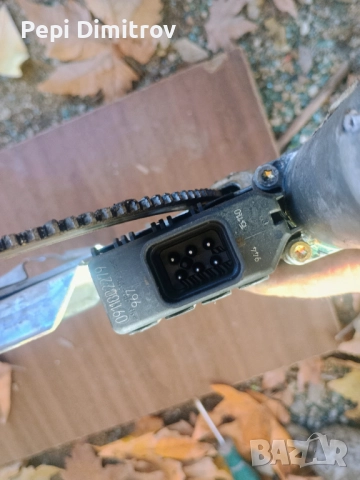 90579356 101250-200 Мотор за стъклоповдигач, преден десен, за Opel Zafira, снимка 2 - Части - 52314860