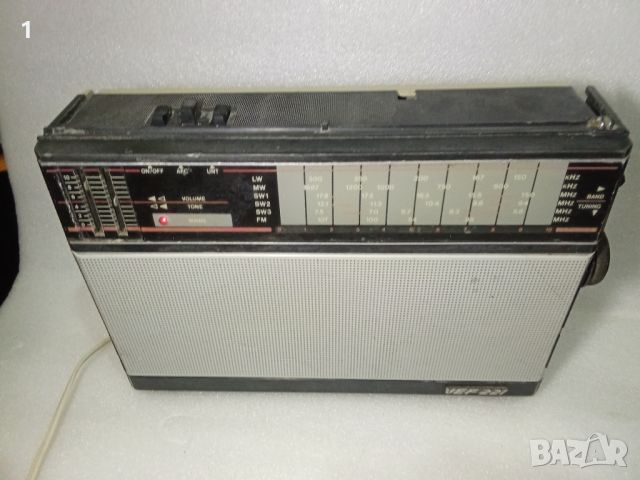 Ретро радио VEF 221 за ремонт, снимка 1 - Радиокасетофони, транзистори - 46407157
