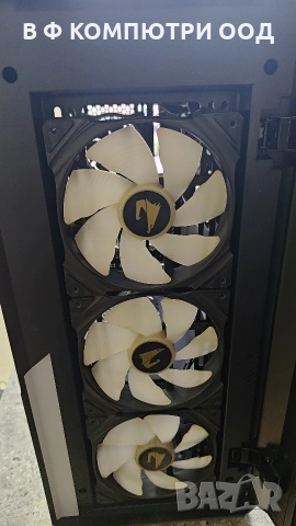 Компютърна кутия GIGABYTE C500, снимка 16 - Захранвания и кутии - 52574878