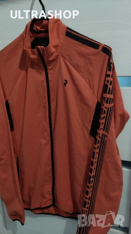 ДАМСКА ветровка М размер Peak Performance в отлично състояние, снимка 5 - Спортни екипи - 54152022