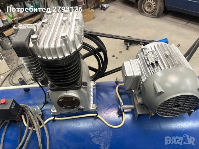 Италиански трифазен компресор , снимка 6 - Други машини и части - 51955621