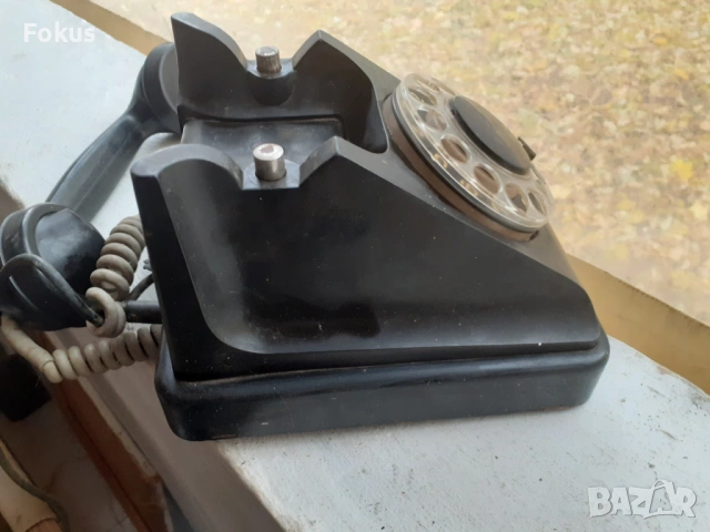 Стар бакелитен телефон, снимка 6 - Антикварни и старинни предмети - 53451414