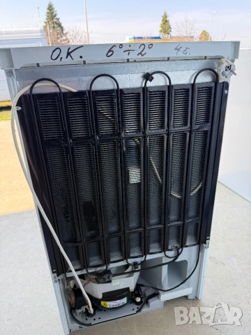 Малък хладилник с камера Либхер 50 см широк, снимка 10 - Хладилници - 53704133