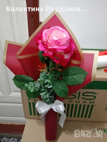 букети с изкуствена роза кадифена , снимка 5 - Декорация за дома - 50920644