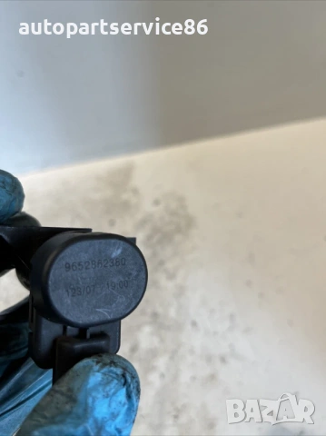 Датчик за масов въздушен поток за Peugeot 4007 2.2 HDI (2009) 9650010780, снимка 2 - Части - 53636052