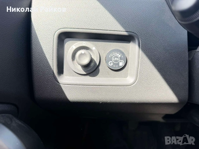 Dacia Duster 2019, 108 хил, бензин/газ, снимка 15 - Автомобили и джипове - 54238204