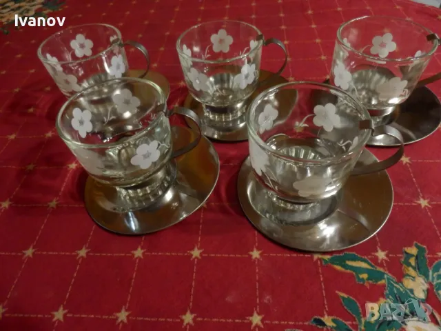 Стъклени чаши с метални дръжки и иноксови чинийки, снимка 5 - Чаши - 49768638