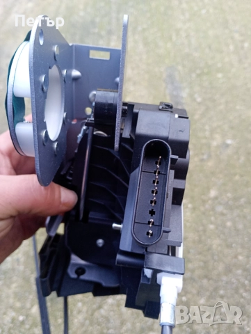 Предна лява брава ford transit custom форд транзит къстъм, снимка 3 - Части - 52794559