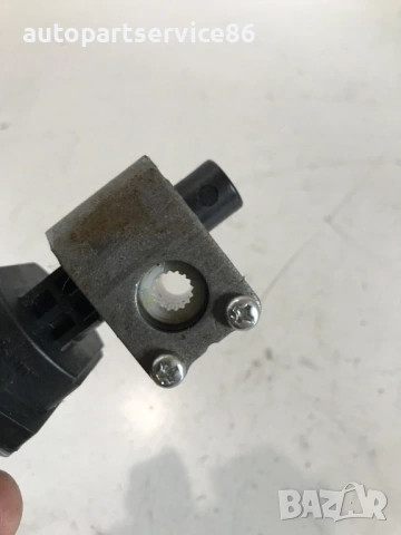 Мотор за позиция на седалка предна дясна за Subaru Outback 2.0 Дизел (2007) , снимка 2 - Части - 54224993