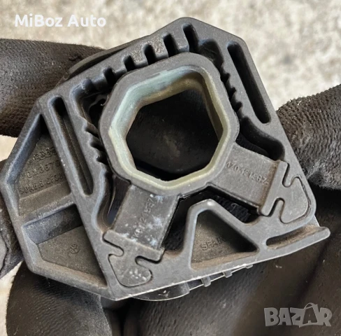 Тампон закрепване радиатор Фолксваген Голф 5 6 VW Golf VAG