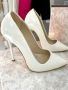 бели обувки на ток, снимка 1 - Дамски обувки на ток - 45345627
