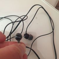 слушалки Sony-черени , снимка 2 - Слушалки и портативни колонки - 45093463