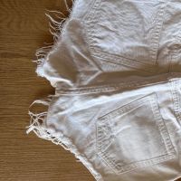 Бели къси дънки H&M, снимка 5 - Къси панталони и бермуди - 45180205