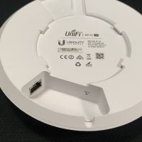 Ubiquiti UniFi UAP-AC-LR точка за достъп, снимка 3 - Мрежови адаптери - 45342927