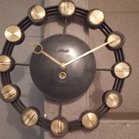 Стенен часовник "Маяк', снимка 1 - Антикварни и старинни предмети - 45357227