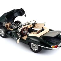 1:18 Метални колички: Jaguar'E'Cabrio 1961 - Bburago Gold, снимка 2 - Колекции - 45143371