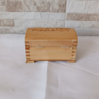 Стара дървена кутия с форма на сандък - пирография - Българска, снимка 4 - Антикварни и старинни предмети - 44970735