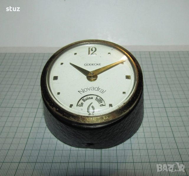 Немски настолен часовник Godecke Novadral с въртящ се надпис, снимка 1