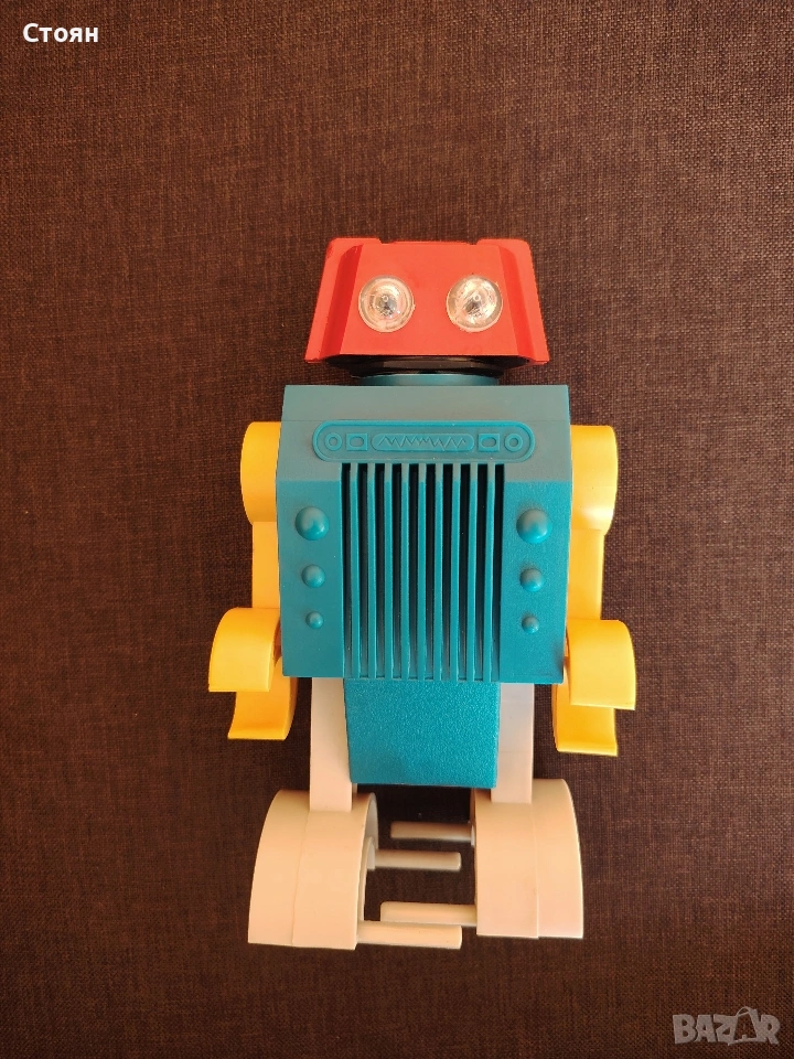 Български ходещ робот призведен 1986 г. , снимка 1