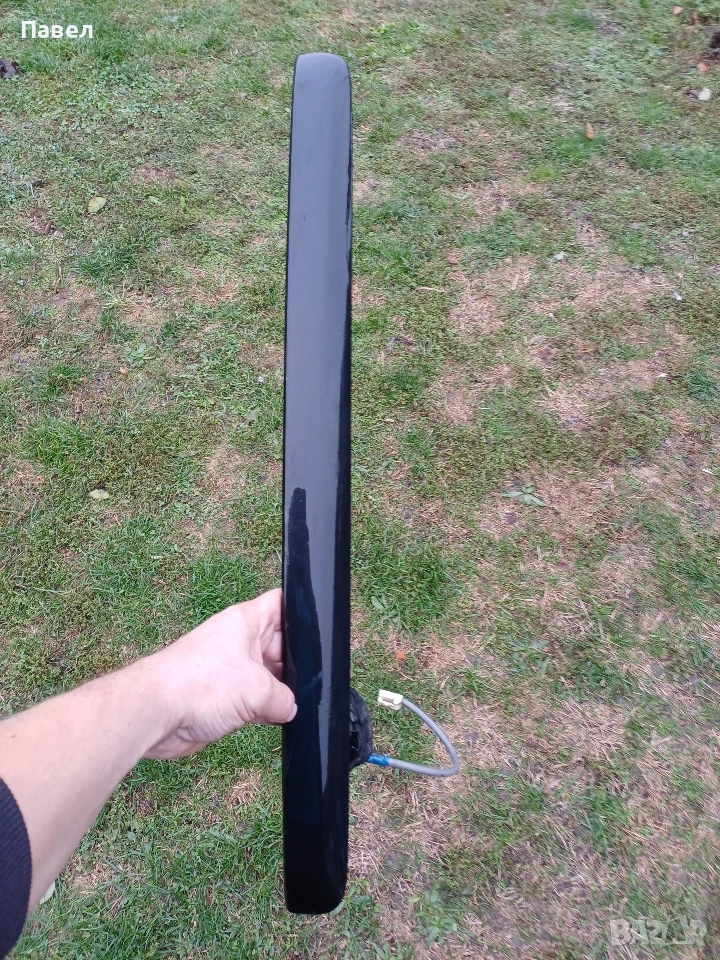 Лайсна над задния номер на тойота авенсис т25 комби., снимка 1