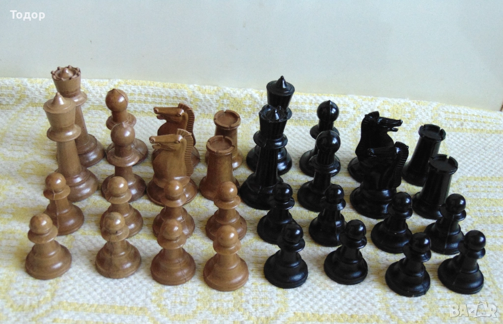 Бакелитови фигури за шах, снимка 1