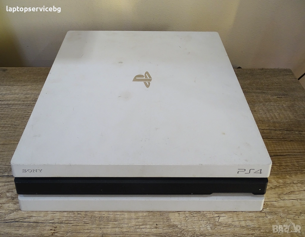 Плейстеишън PlayStation PS 4 Pro Работещ, снимка 1