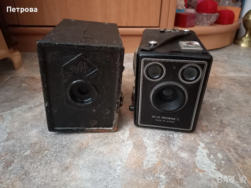 Два стари фотоапарата , снимка 1
