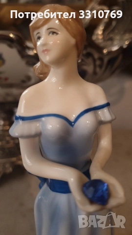 Прекрасна английска порцеланова статуетка на дама. , снимка 5 - Статуетки - 52101485