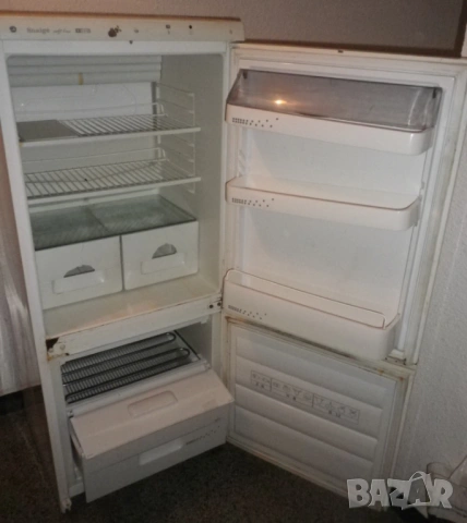 Продавам хладилник с фризер Snaige RF 270.2, снимка 4 - Хладилници - 53401563