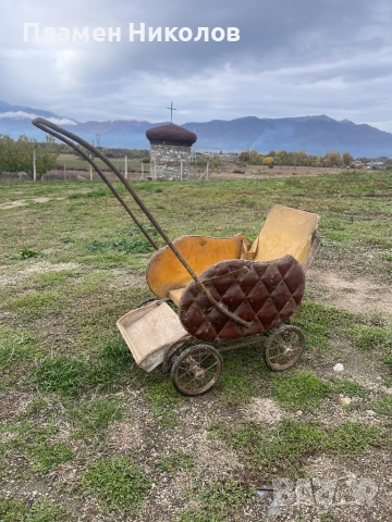 Ретро детска количка много стара