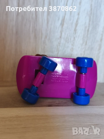 (Колекционерска фигурка - Кучето Дейзи на скейтборд) Burger King 2019 Daisy Dog On Skateboard, снимка 6 - Колекции - 53205009